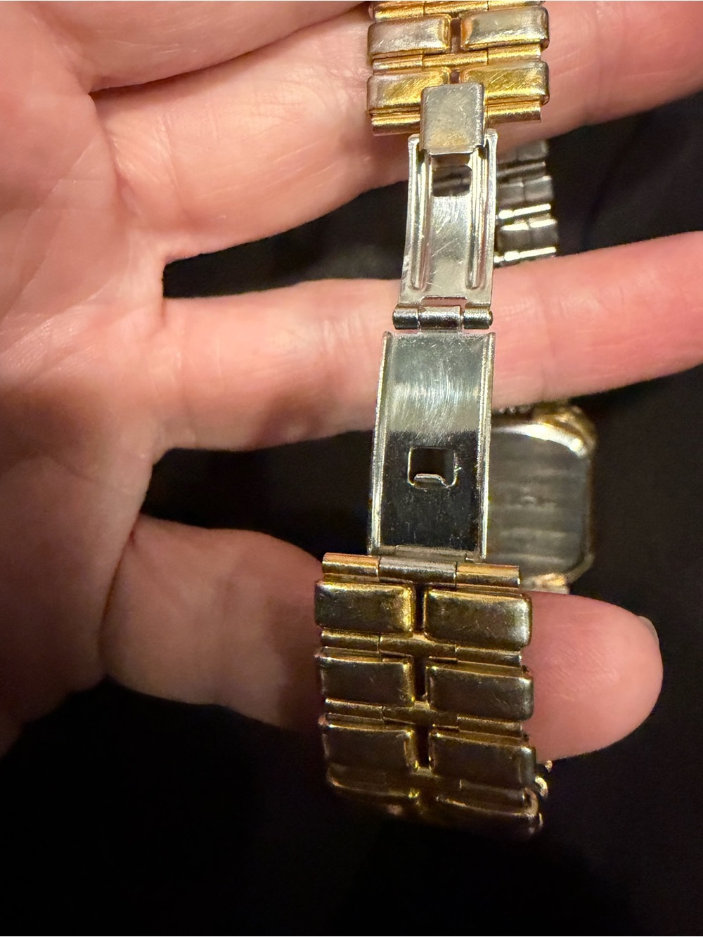 Oscar de la Renta Gold Tone Rectangular Bracelet Watch - Picture 6 of 8